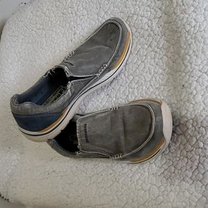 Skechers Avillo Men's slip on shoes